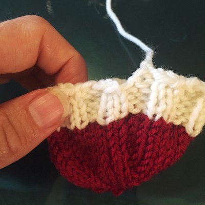 tutorial, knitting, gap in cast on edge