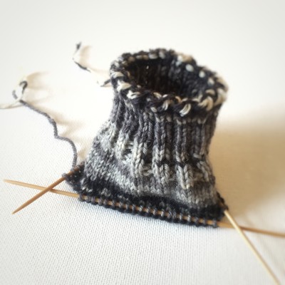 knitting a simple sock